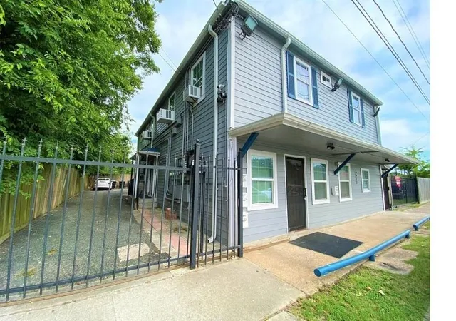 2nd image of 3522 Sampson St, Houston, TX 77004 | MLS# 79624398