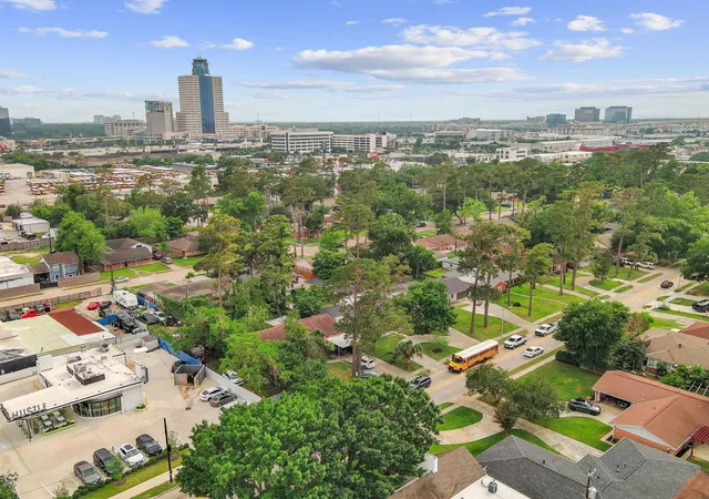 19th image of 10011 Westview Dr, Houston, TX 77055 | MLS# 12747856