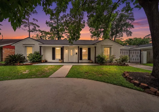 1st image of 10011 Westview Dr, Houston, TX 77055 | MLS# 12747856