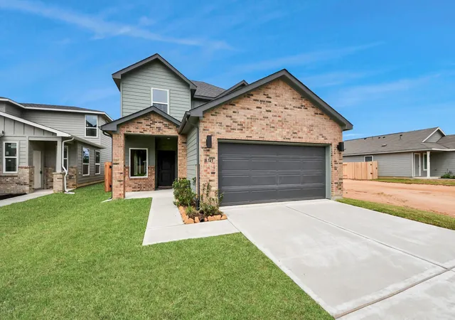 Photo 2 of Single family home for sale at 18745 Loom Dr, Conroe, TX 77306 | MLS# 90086712 | Listing updated on 2026-07-08