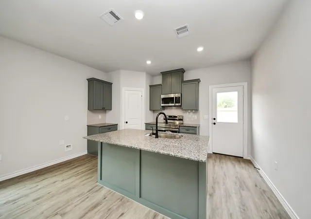 Photo 4 of Single family home for sale at 18745 Loom Dr, Conroe, TX 77306 | MLS# 90086712 | Listing updated on 2026-07-08