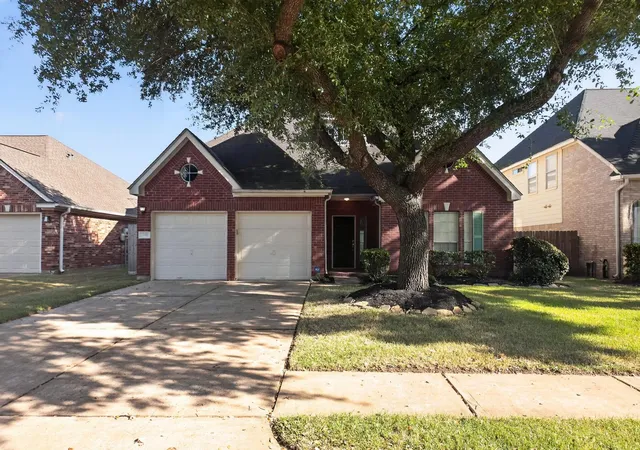 Photo 2 of Single family home for sale at 21511 San Marino Dr, Katy, TX 77450 | MLS# 84013406 | Listing updated on 2026-08-25