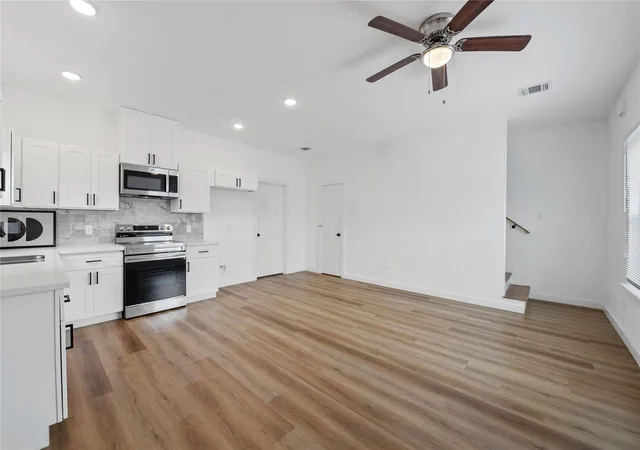 3rd image of 8211 Barlow St, Houston, TX 77028 | MLS# 45296411