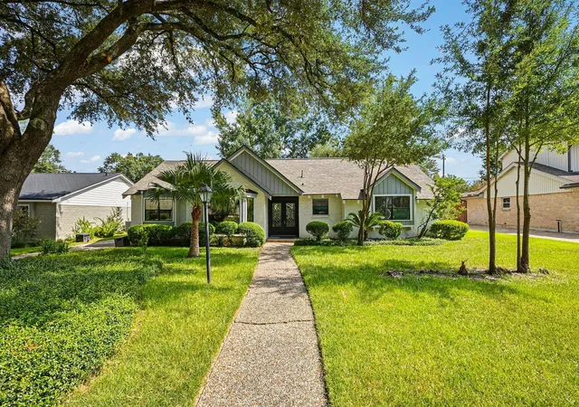 2nd image of 12523 Honeywood Trail, Houston, TX 77077 | MLS# 53675655