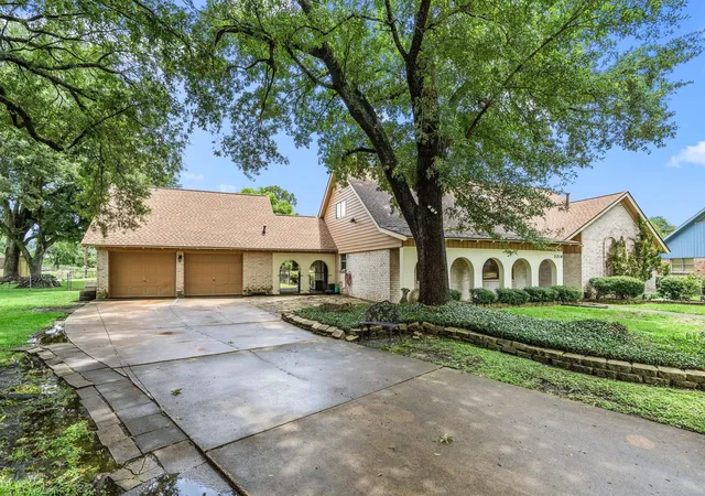 4th image of 2210 S Memorial Ct, Pasadena, TX 77502 | MLS# 69758969