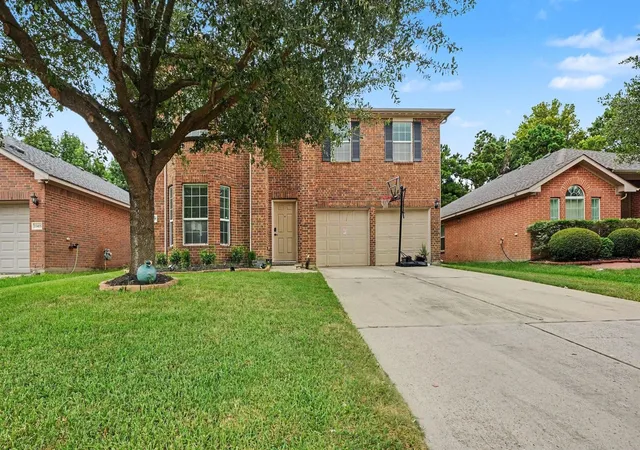 Photo 1 of Sale Pending at 11419 Lovington Dr, Houston, TX 77088 | MLS# 19070442 | Listing updated on 2026-09-08
