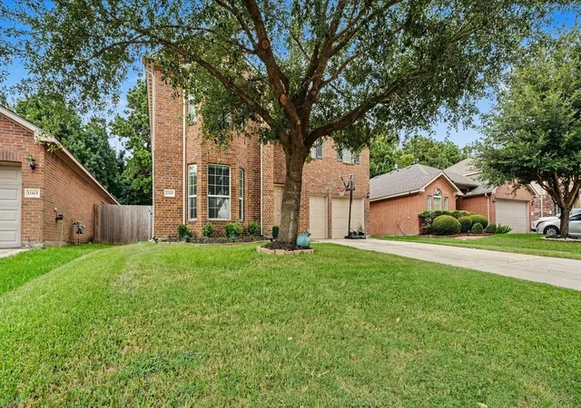 Photo 3 of Sale Pending at 11419 Lovington Dr, Houston, TX 77088 | MLS# 19070442 | Listing updated on 2026-09-08
