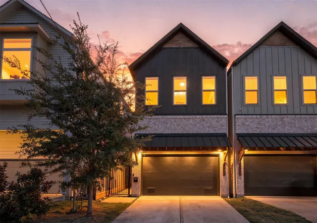 Photo 1 of Single family home for sale at 5828 Kiam St, Houston, TX 77007 | MLS# 58614946 | Listing updated on 2026-09-17
