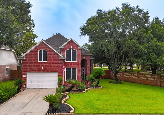 Photo 2 of Single family home for sale at 10030 Briarpark Trl Ln, Houston, TX 77064 | MLS# 98432122 | Listing updated on 2026-09-10