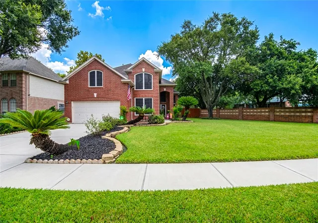 Photo 3 of Single family home for sale at 10030 Briarpark Trl Ln, Houston, TX 77064 | MLS# 98432122 | Listing updated on 2026-09-10