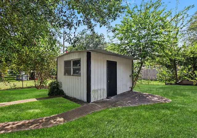 32nd image of 302 Lawrence St, Tomball, TX 77375 | MLS# 72221995