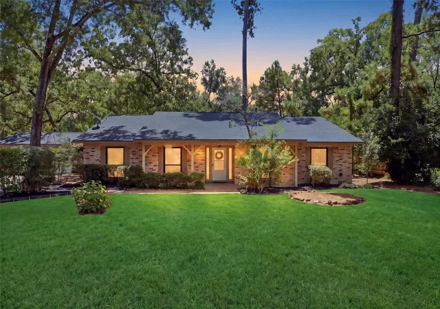 2nd image of 1327 Castle Hill Trl, Kingwood, TX 77339 | MLS# 83131009