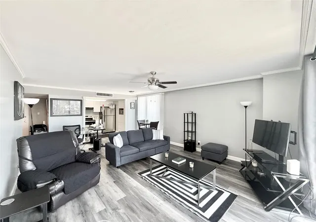 Photo 4 of Condo for sale at 2016 Main St #902, Houston, TX 77002 | MLS# 46759708 | Listing updated on 2026-08-07