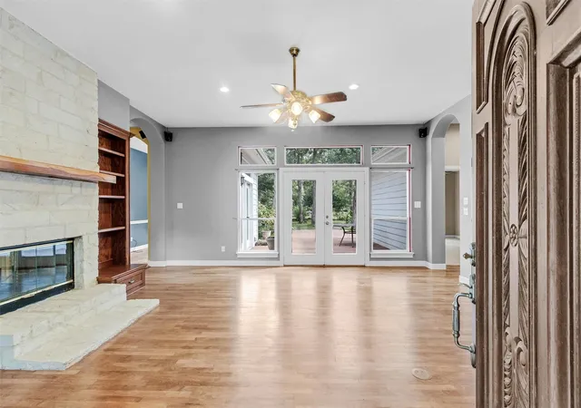 Photo 3 of Single family home for sale at 10331 Iron Ore Rd, Conroe, TX 77303 | MLS# 18183640 | Listing updated on 2026-08-28