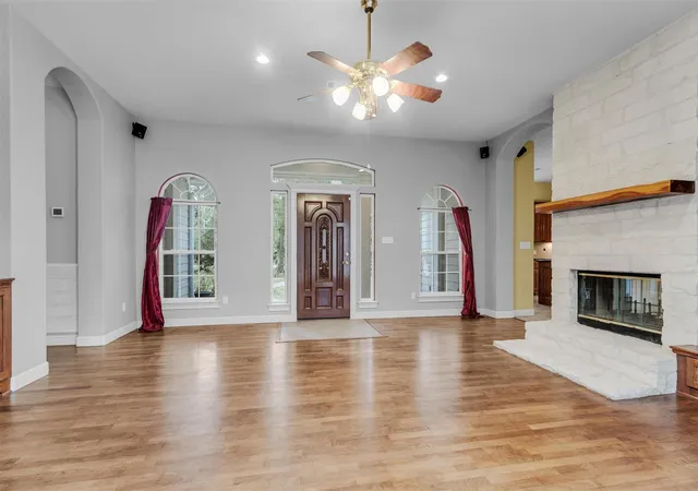 Photo 4 of Single family home for sale at 10331 Iron Ore Rd, Conroe, TX 77303 | MLS# 18183640 | Listing updated on 2026-08-28