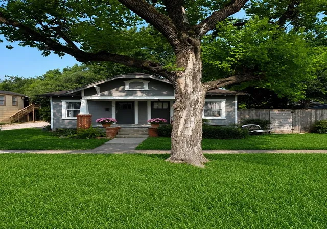 Photo 2 of Multi family home for sale at 1321 Beverly St, Houston, TX 77008 | MLS# 41322560 | Listing updated on 2026-08-18
