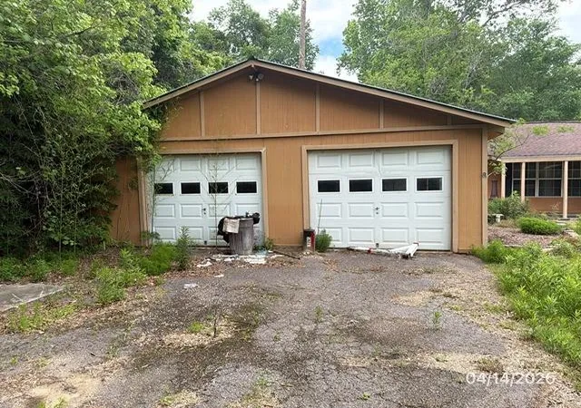 Photo 3 of Single family home for sale at 1301 Minglewood Rd, Liberty, TX 77575 | MLS# 38936002 | Listing updated on 2026-10-08