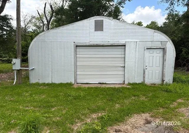 Photo 3 of Single family home for sale at 1301 Minglewood Rd, Liberty, TX 77575 | MLS# 38936002 | Listing updated on 2026-10-08