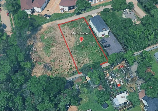 Photo 3 of Sale Pending at 314 N Kramer St, Dallas, TX 75211 | MLS# 44194023 | Listing updated on 2026-09-14