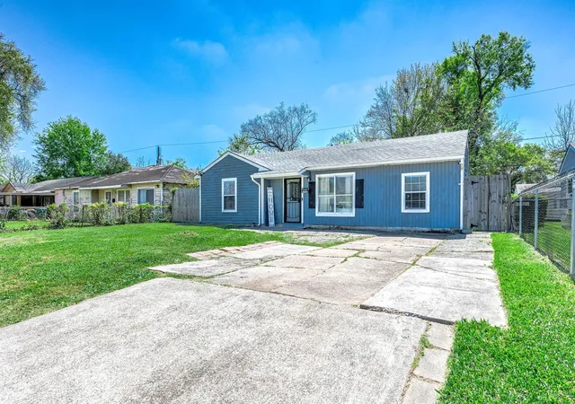 Photo 3 of Single family home for sale at 3910 Luca St, Houston, TX 77021 | MLS# 6136719 | Listing updated on 2026-08-14