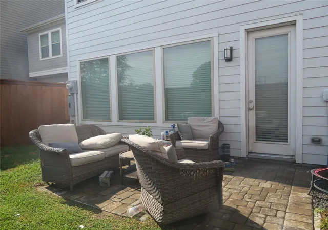 4th image of 10962 Swang Link Dr, Houston, TX 77043 | MLS# 17233133