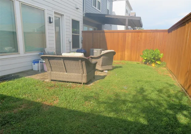 5th image of 10962 Swang Link Dr, Houston, TX 77043 | MLS# 17233133