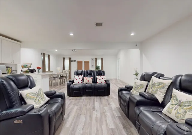 4th image of 827 Dondell St, Channelview, TX 77530 | MLS# 95351831