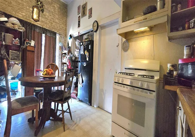 5th image of 807 N Manse Ave, Giddings, TX 78942 | MLS# 91050660