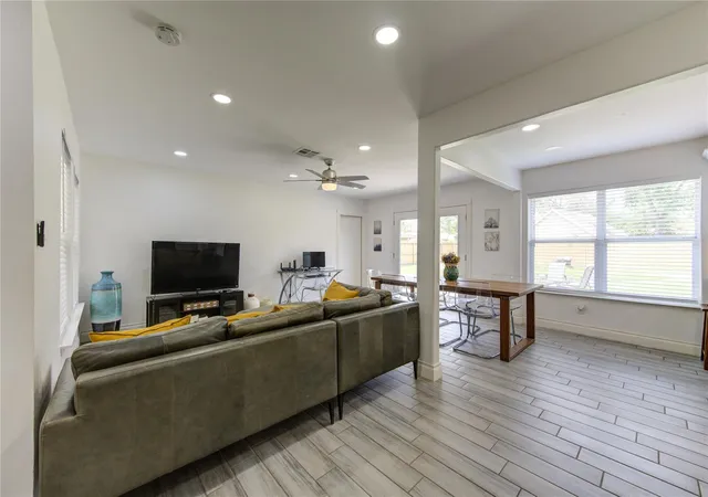 Photo 4 of Single family home for sale at 7602 Hammerly Blvd, Houston, TX 77055 | MLS# 36988361 | Listing updated on 2026-09-11