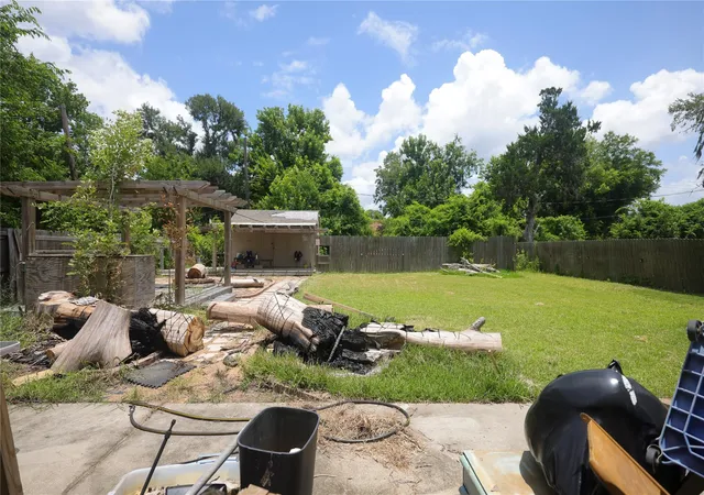 3rd image of 409 Center Wy, Lake Jackson, TX 77566 | MLS# 34958755