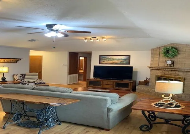 Photo 4 of Sale Pending at 931 Mayweather Ln, Richmond, TX 77406 | MLS# 31251824 | Listing updated on 2026-09-20