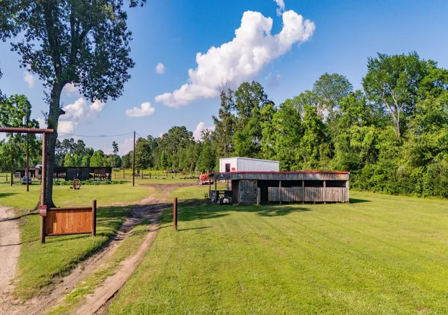 2nd image of 457 E Texas Rd, Lufkin, TX 75901 | MLS# 39717170