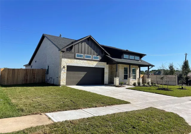 Photo 3 of Single family home for sale at 402 Merlot Dr, Alvin, TX 77511 | MLS# 39700453 | Listing updated on 2026-09-19