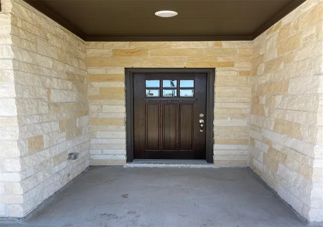 Photo 4 of Single family home for sale at 402 Merlot Dr, Alvin, TX 77511 | MLS# 39700453 | Listing updated on 2026-09-19