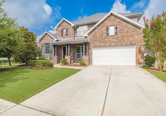 Photo 2 of Sale Pending at 17136 Knoll Dale Trl, Conroe, TX 77385 | MLS# 95802290 | Listing updated on 2026-09-10