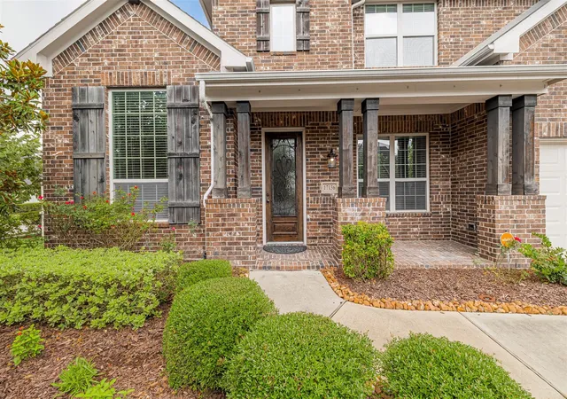 Photo 3 of Sale Pending at 17136 Knoll Dale Trl, Conroe, TX 77385 | MLS# 95802290 | Listing updated on 2026-09-10