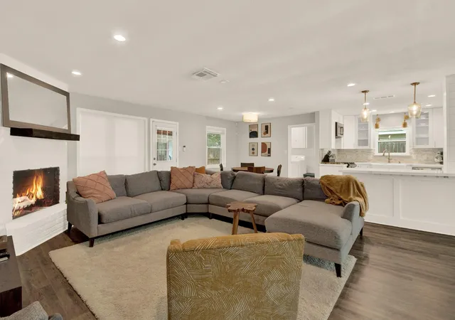 Photo 4 of Single family home for sale at 9710 Bob White Dr, Houston, TX 77096 | MLS# 55413864 | Listing updated on 2026-08-30
