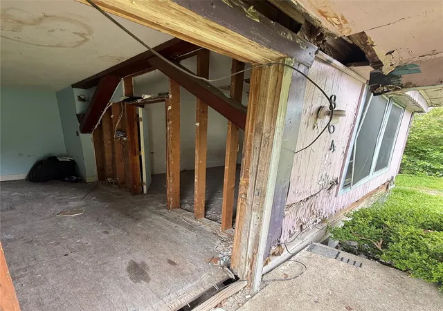 Photo 3 of Single family home for sale at 864 Granville Dr, Houston, TX 77091 | MLS# 22317640 | Listing updated on 2026-06-26