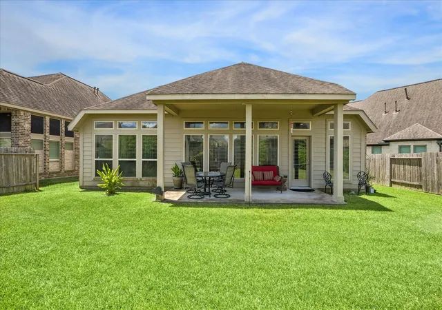 5th image of 3617 Spring Heights Ct, Pearland, TX 77584 | MLS# 74137383