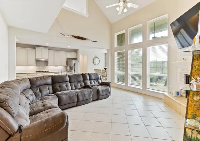 Photo 4 of Single family home for sale at 308 Bentside Pl, Clute, TX 77531 | MLS# 58748721 | Listing updated on 2026-08-08