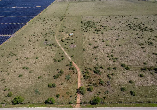 5th image of 610 County Road 303, Port Lavaca, TX 77979 | MLS# 27560876