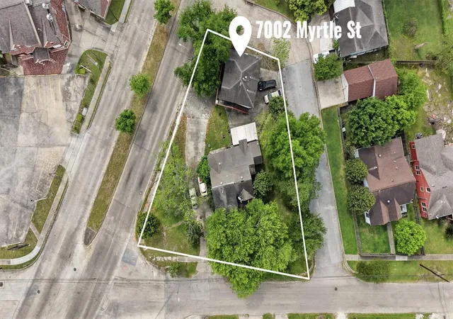 Photo 2 of Single family home for sale at 7002 Myrtle St, Houston, TX 77087 | MLS# 38115916 | Listing updated on 2026-04-15