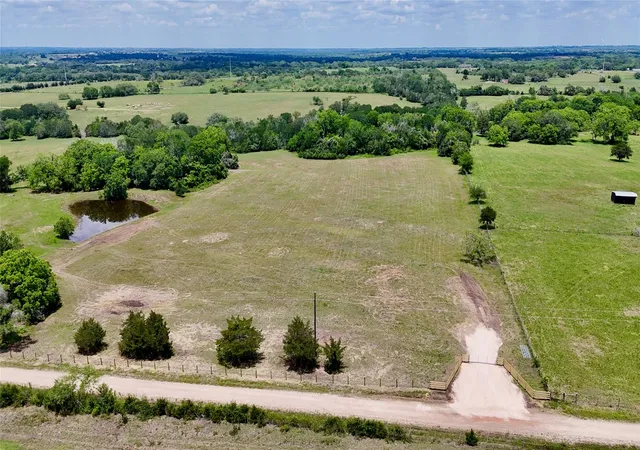 Homes for sale in Weimar, TX | 1048 Muehr Rd, Weimar, TX 78962 | MLS# 75017717