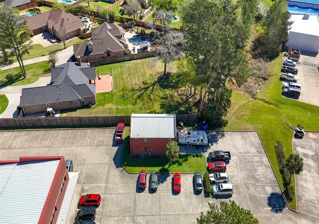 Photo 4 of Single family home for sale at 90 Beach Walk Blvd, Conroe, TX 77304 | MLS# 31083380 | Listing updated on 2026-03-31