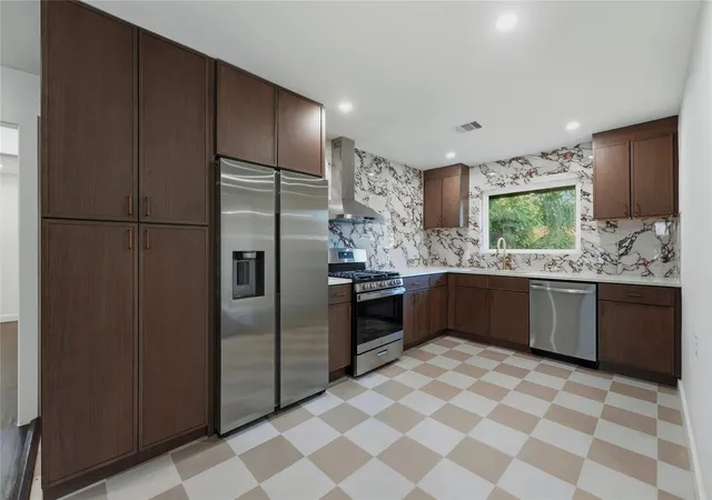 1st image of 4709 Nina Lee Ln, Houston, TX 77092 | MLS# 81862595