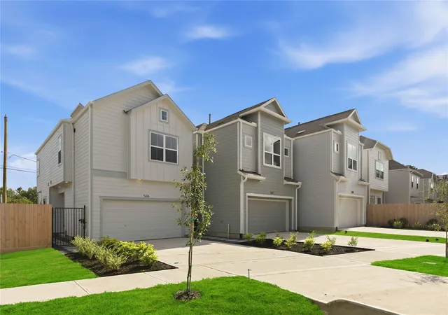 1st image of 5676 Nolda St, Houston, TX 77007 | MLS# 75452833