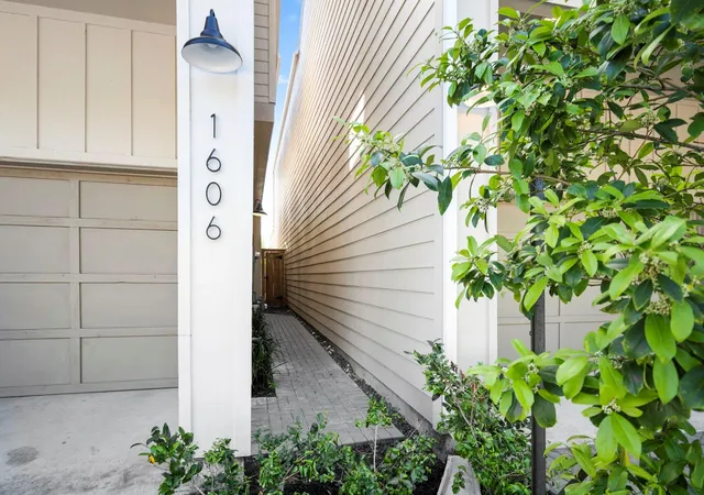 Photo 3 of Single family home for sale at 1606 Northwood St, Houston, TX 77009 | MLS# 98340391 | Listing updated on 2026-09-20