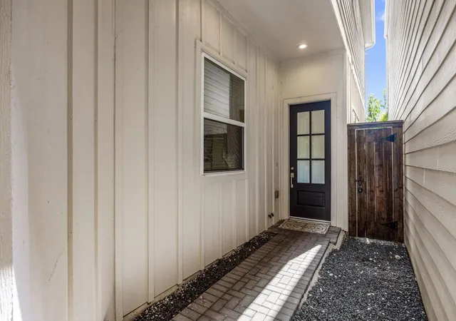 Photo 4 of Single family home for sale at 1606 Northwood St, Houston, TX 77009 | MLS# 98340391 | Listing updated on 2026-09-20