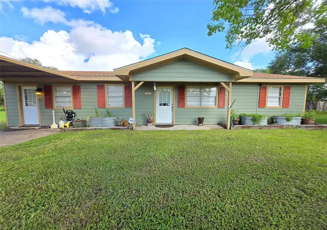 Photo 1 of Sale Pending at 610 E Division St, Edna, TX 77957 | MLS# 55208874 | Listing updated on 2026-09-13