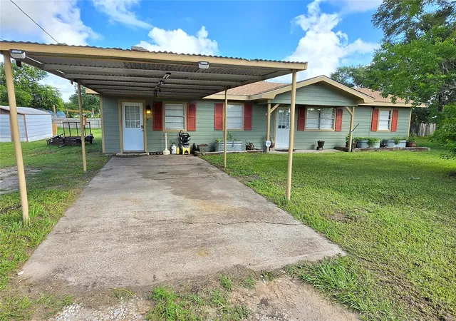 Photo 2 of Sale Pending at 610 E Division St, Edna, TX 77957 | MLS# 55208874 | Listing updated on 2026-09-13